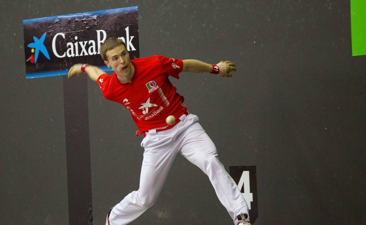 Iñaki Artola , en un partido del Manomanista. 