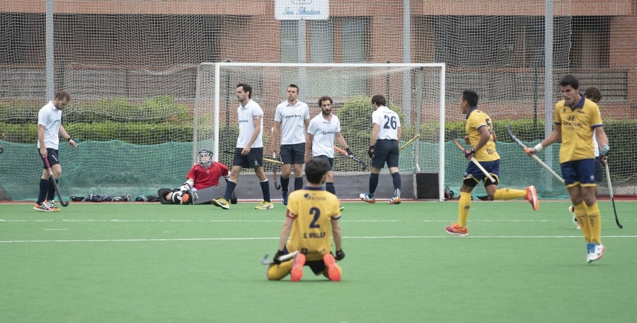 El Atlético ha perdido 1-2 contra el Jolaseta en Aiete. Una victoria les habría certificado su ascenso a la División de Honor A, la máxima categoría de hockey hierba. 