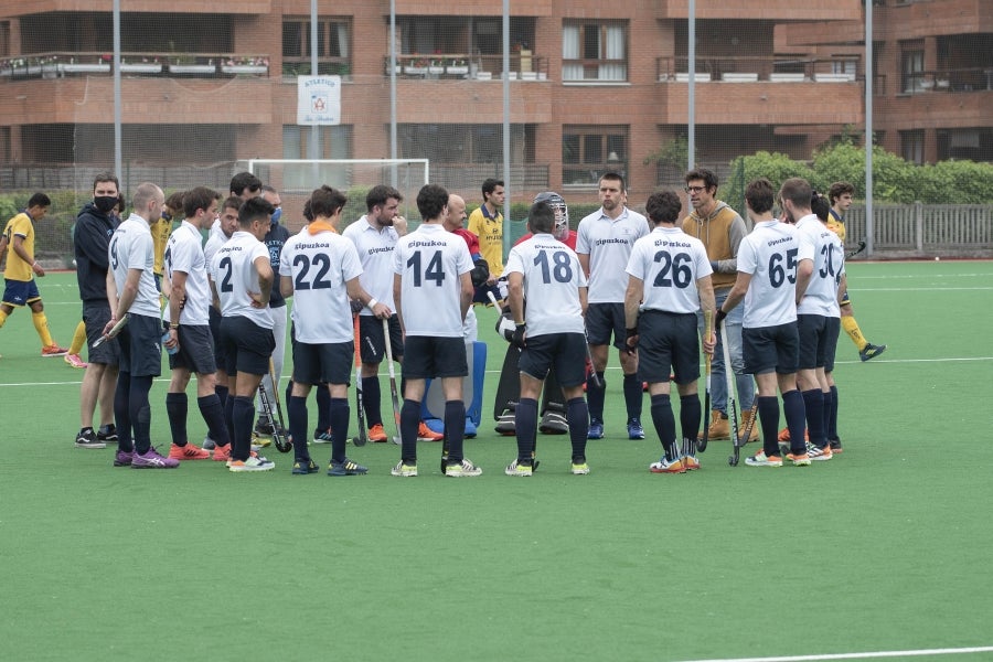 El Atlético ha perdido 1-2 contra el Jolaseta en Aiete. Una victoria les habría certificado su ascenso a la División de Honor A, la máxima categoría de hockey hierba. 