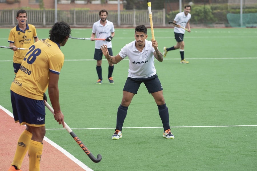 El Atlético ha perdido 1-2 contra el Jolaseta en Aiete. Una victoria les habría certificado su ascenso a la División de Honor A, la máxima categoría de hockey hierba. 