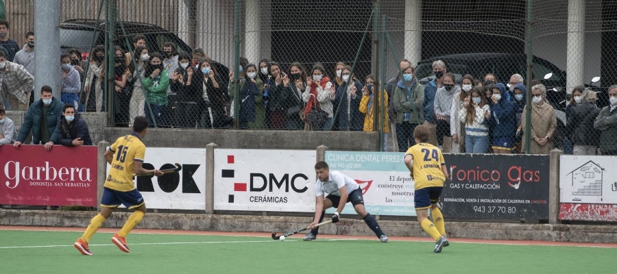 El Atlético ha perdido 1-2 contra el Jolaseta en Aiete. Una victoria les habría certificado su ascenso a la División de Honor A, la máxima categoría de hockey hierba. 