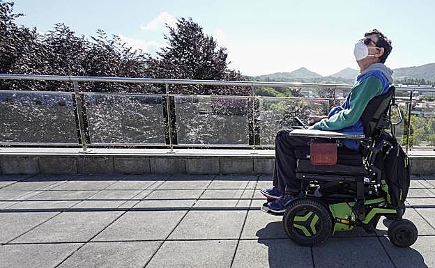 José Manuel Mancisidor, en los alrededores del centro Iza donde reside.