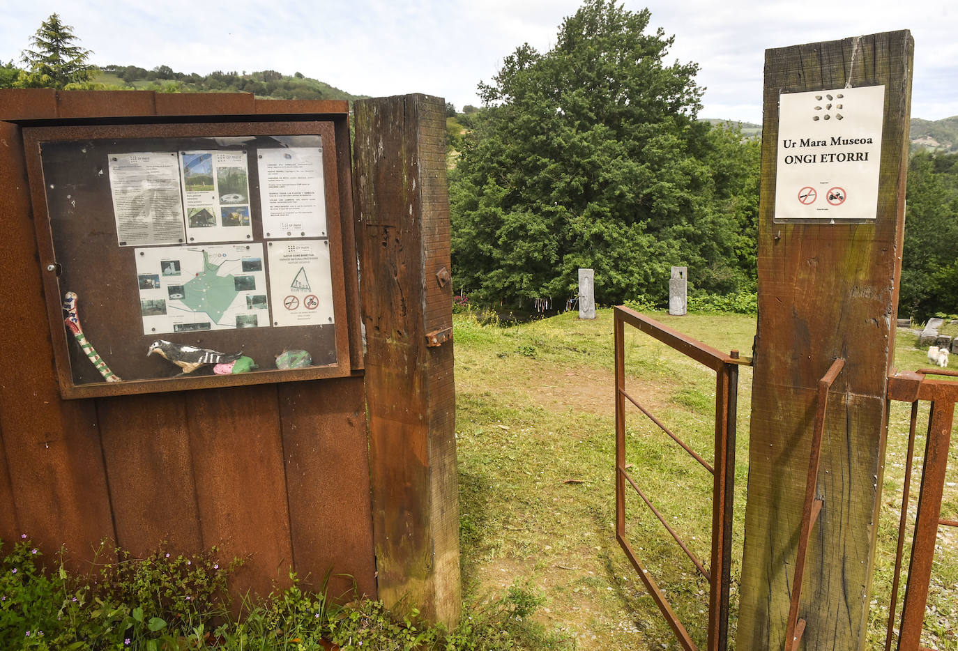 La jornada de los museos en Ur Mara, el espacio de Koldobika Jauregi que une en Alkiza naturaleza, pensamiento y arte, como un Chillida Leku silvestre.