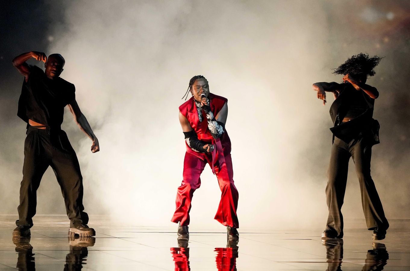 Malta, una de las favoritas, se convirtió en la gran protagonista de la primera semifinal de Eurovisión celebrada ayer ante 3.500 espectadores. El festival vuelve a escena este fin de semana tras la cancelación del año pasado por la pandemia del Covid-19. El representante de España en la final de este sábado será Blas Cantó con el tema 'Voy a quedarme'.
