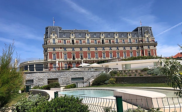 El Hotel Du Palais, clásico por fuera, renovado por dentro. 