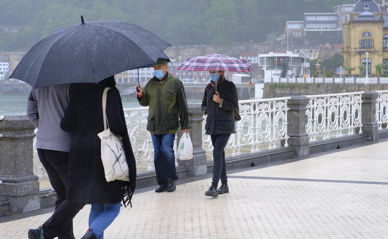 Coronavirus: Euskadi suma 370 nuevos contagios y sostiene la tendencia a la baja del virus