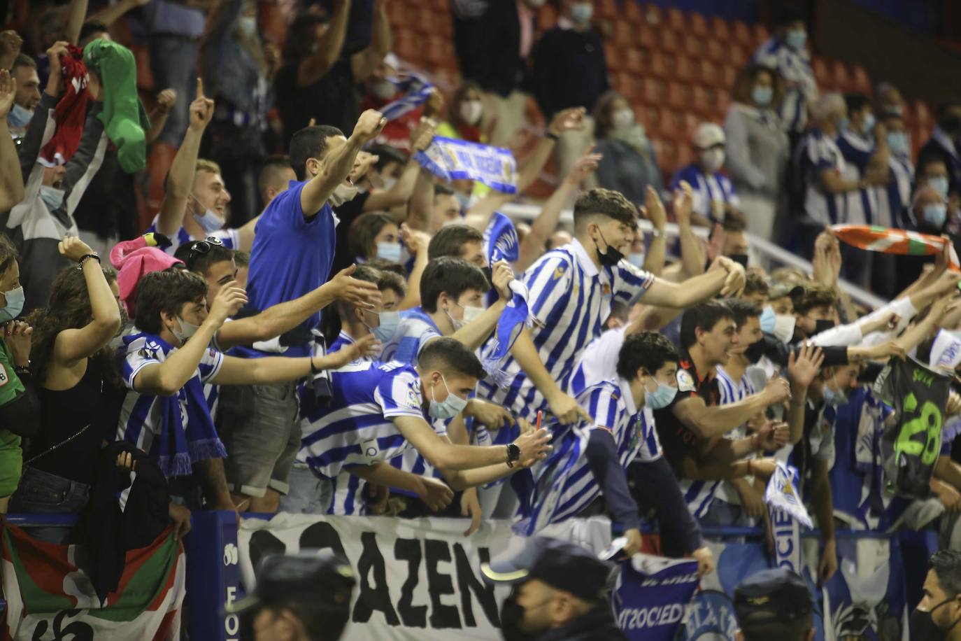 De Figueras a Almendralejo. Sesenta años no son nada. El Sanse consiguió ayer un nuevo ascenso a Segunda División en un partido agónico que tuvo que resolverse en la prórroga. El Algeciras no solo vendió cara la derrota, sino que cortocircuitó el ataque del filial blanquiazul durante muchas fases. Un tanto de Karrikaburu, este chaval está bendecido por los dioses del fútbol, materializó el sueño del segundo equipo realista y confirmó definitivamente a Zubieta como la mejor cantera del momento