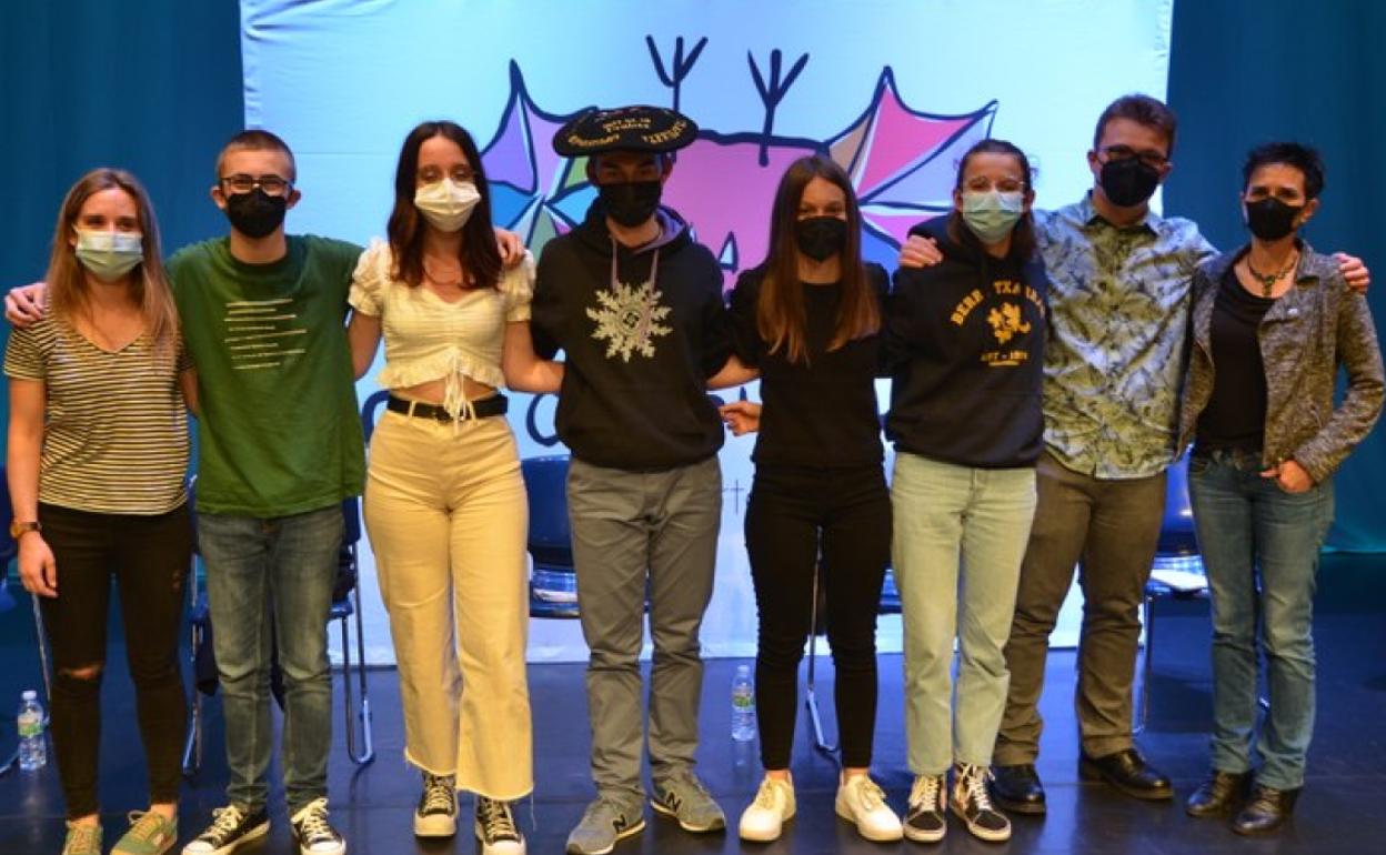 Gipuzkoako finalistak ostiralean Usurbilen, erdian 