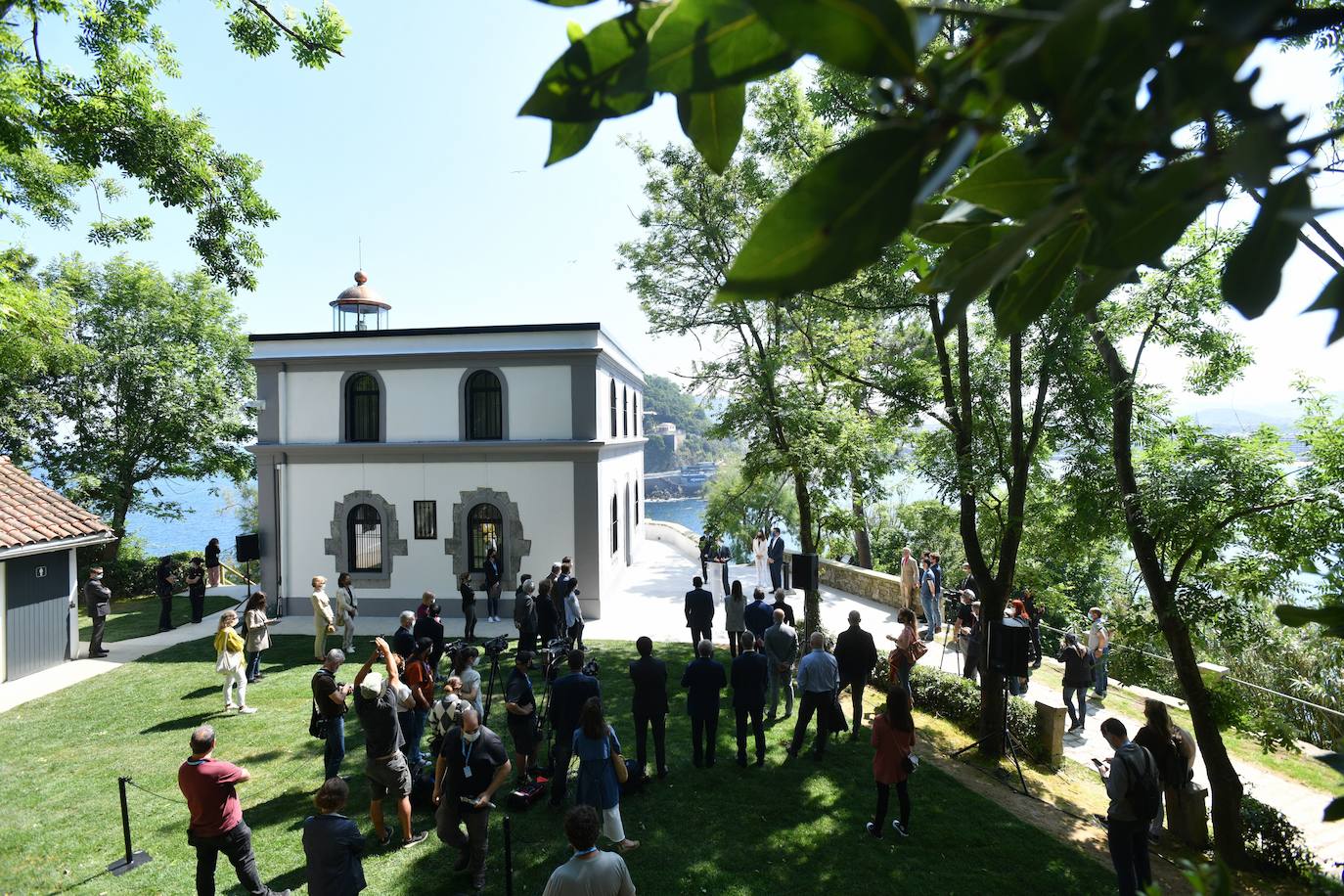 Fotos: Elogios a Hondalea en la inauguración oficial de la escultura de Cristina Iglesias