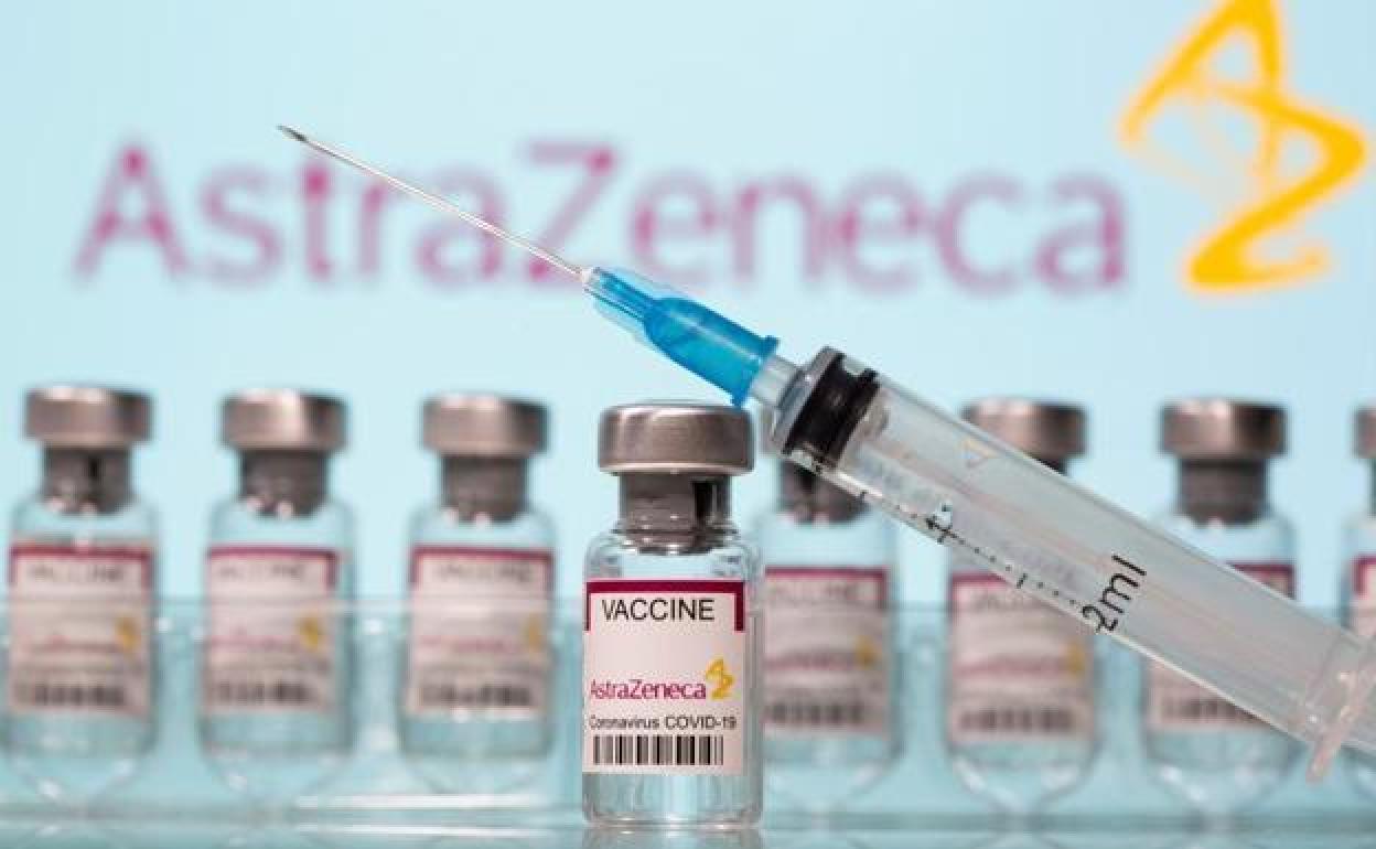 Coronavirus vacunación: Llega hoy el envío de AstraZeneca para menores de 60, y los de 49 aguardan ya el SMS para su cita