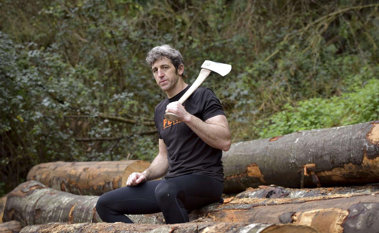 'Arria V'.a, bere aizkorarekin.