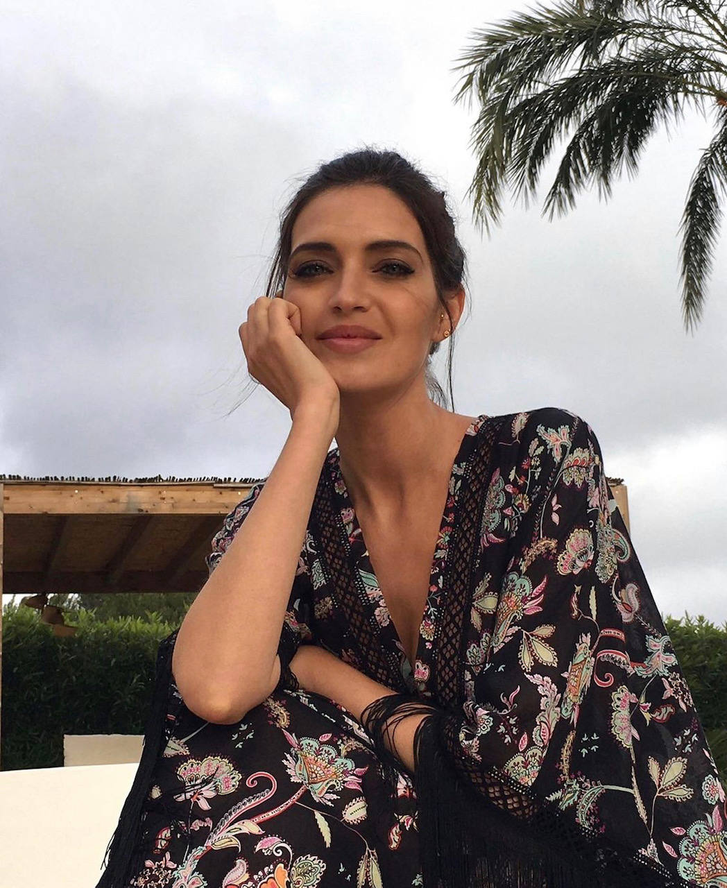 La comunicadora manchega tiene un estilo innato e insuperable en el que sabe sacar partido a los básicos combinándolos con las prendas tendencia de cada campaña. Dicho lo cual, en los últimos meses hemos visto a una Sara Carbonero mucho más bohemia y 'hippie' que de costumbre y por ello, de cara al verano, te presentamos un interesante recorrido por los estilismos más destacados e inspiradores de la presentadora, empresaria e 'influencer'