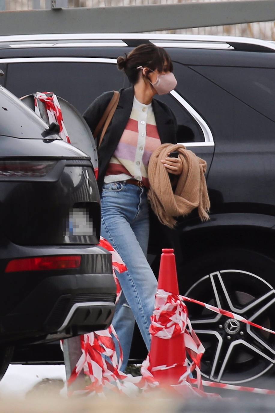 La comunicadora manchega tiene un estilo innato e insuperable en el que sabe sacar partido a los básicos combinándolos con las prendas tendencia de cada campaña. Dicho lo cual, en los últimos meses hemos visto a una Sara Carbonero mucho más bohemia y 'hippie' que de costumbre y por ello, de cara al verano, te presentamos un interesante recorrido por los estilismos más destacados e inspiradores de la presentadora, empresaria e 'influencer'