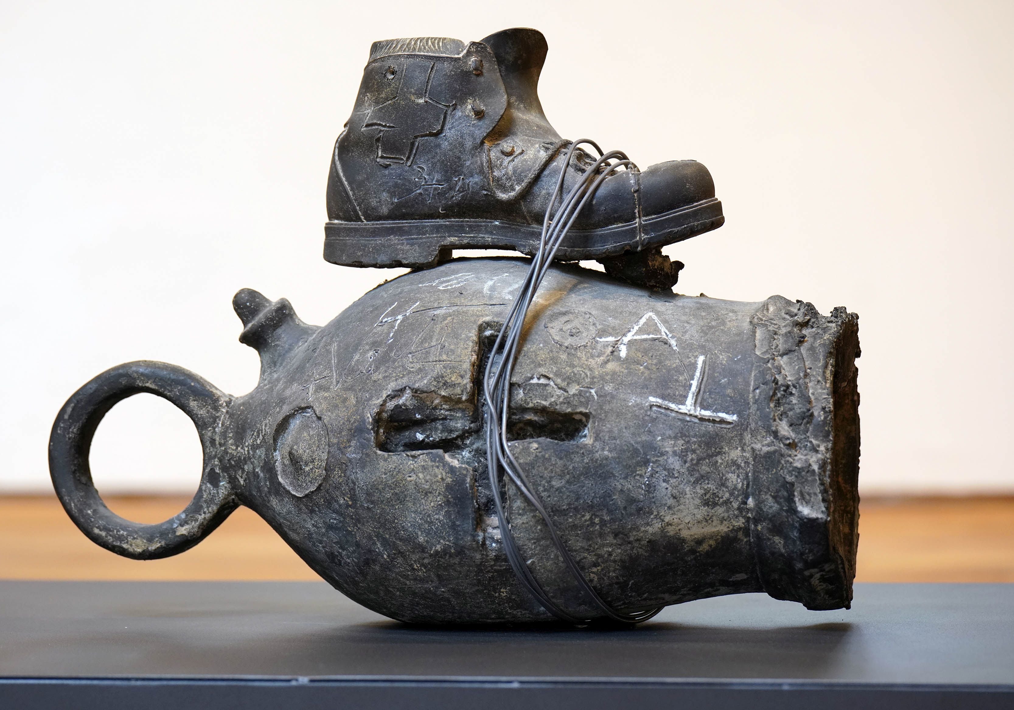 Chillida Leku acogerá hasta el 10 de enero de 2022 una exposición del escultor y pintor Antoni Tàpies, primer artista invitado en el museo.