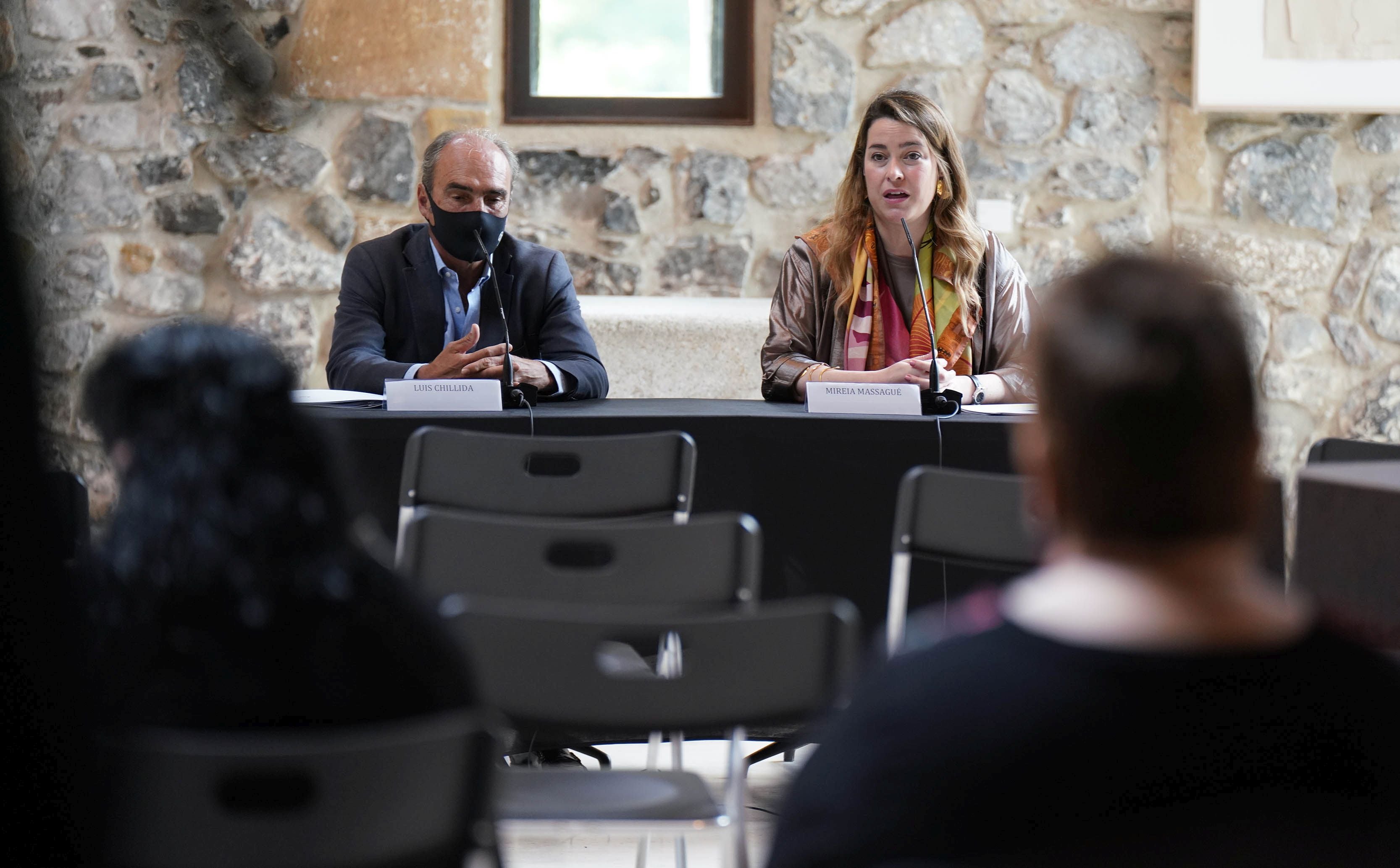 Chillida Leku acogerá hasta el 10 de enero de 2022 una exposición del escultor y pintor Antoni Tàpies, primer artista invitado en el museo.