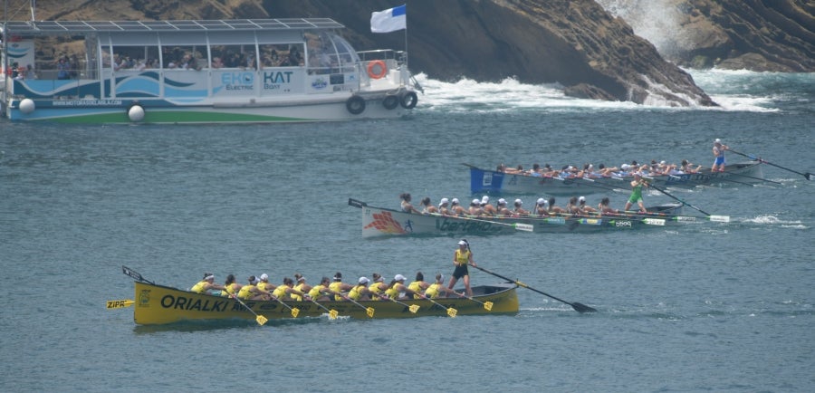 La Ama Guadalupekoa de Hondarribia y Arraun Lagunak se han impuesto este domingo en el Campeonato de Gipuzkoa de Traineras. 