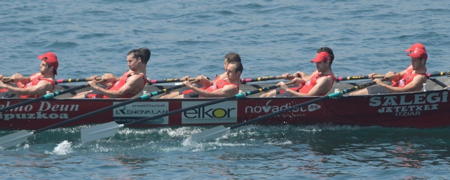La Ama Guadalupekoa de Hondarribia y Arraun Lagunak se han impuesto este domingo en el Campeonato de Gipuzkoa de Traineras. 