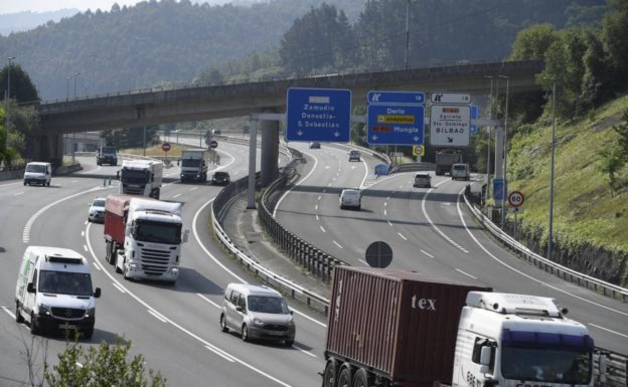 Peajes de camiones: Bizkaia copia a Gipuzkoa y plantea cobrar peaje a todos los camiones que entren al territorio