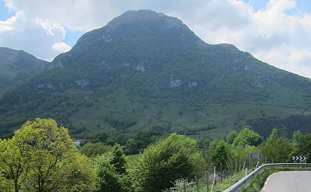 Ladera del Txindoki.