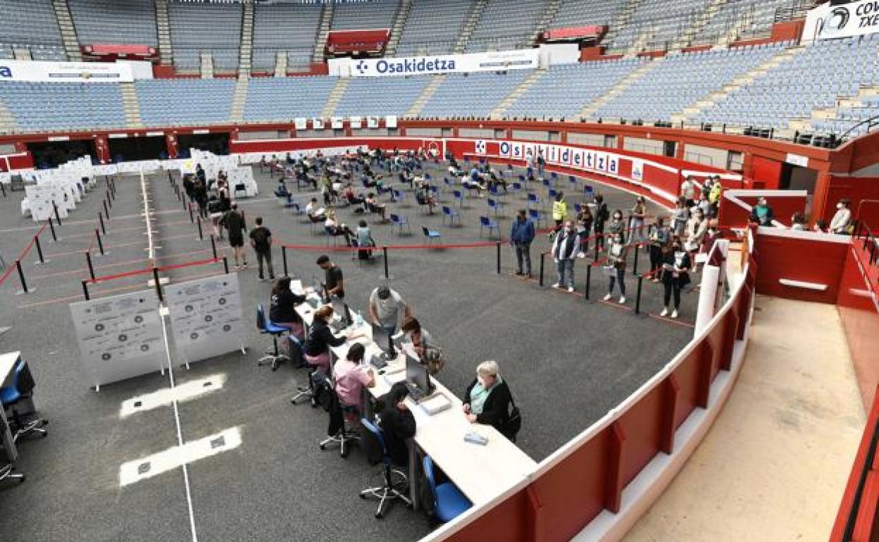 Vacunacion covid euskadi:Dos de cada tres vascos de más de 50 años ya tienen la pauta completa