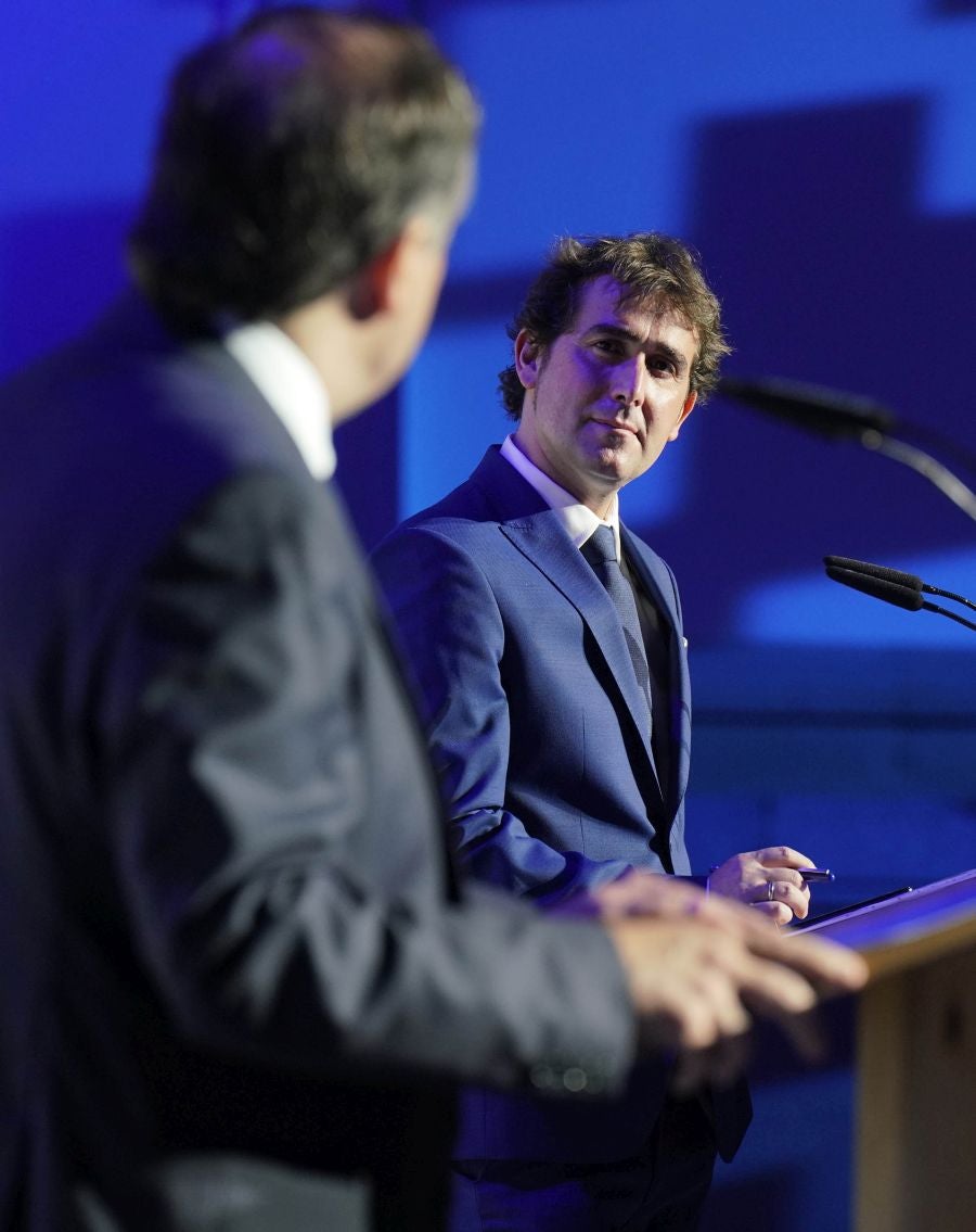 El presidente de la Real Sociedad, Jokin Aperribay y el director de El Diario Vasco, David Taberna