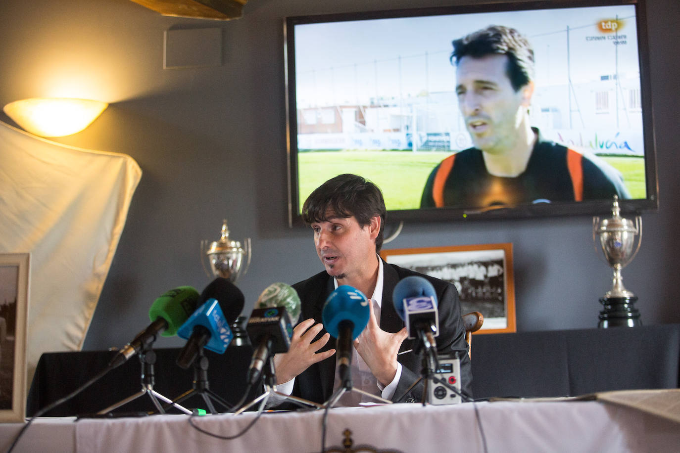 Igor Emery, durante la rueda de prensa realizada para explicar el proyecto. 