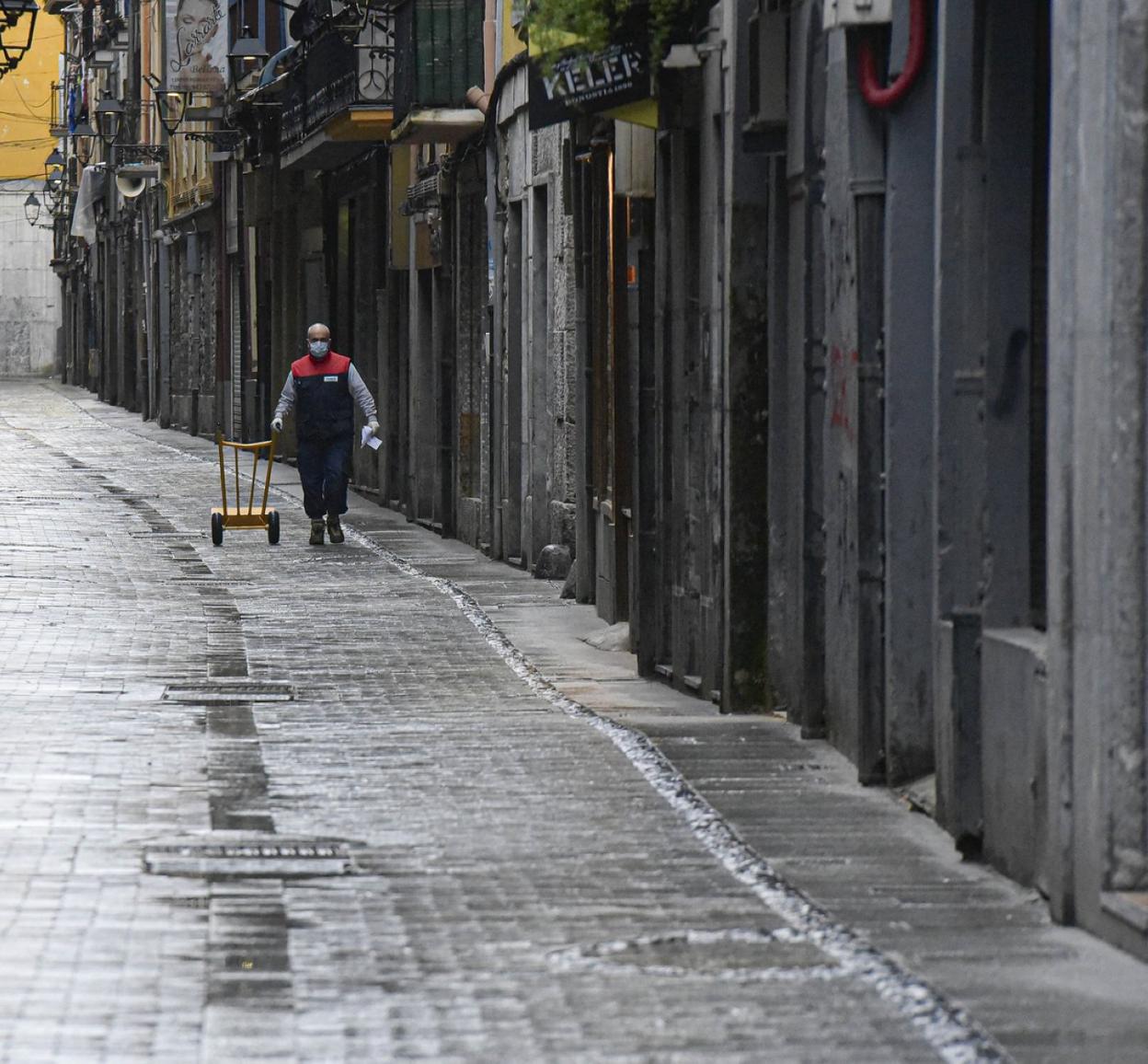 Se ofrecerá formación gratuita sobre almacenaje y atención al cliente. 