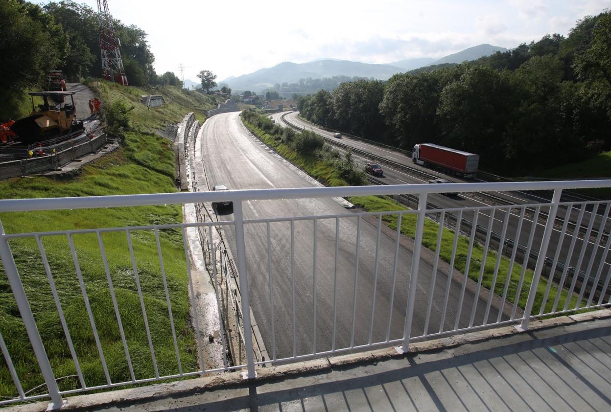 Buena parte de la futura variante se encuentra terminada y hasta asfaltada. 