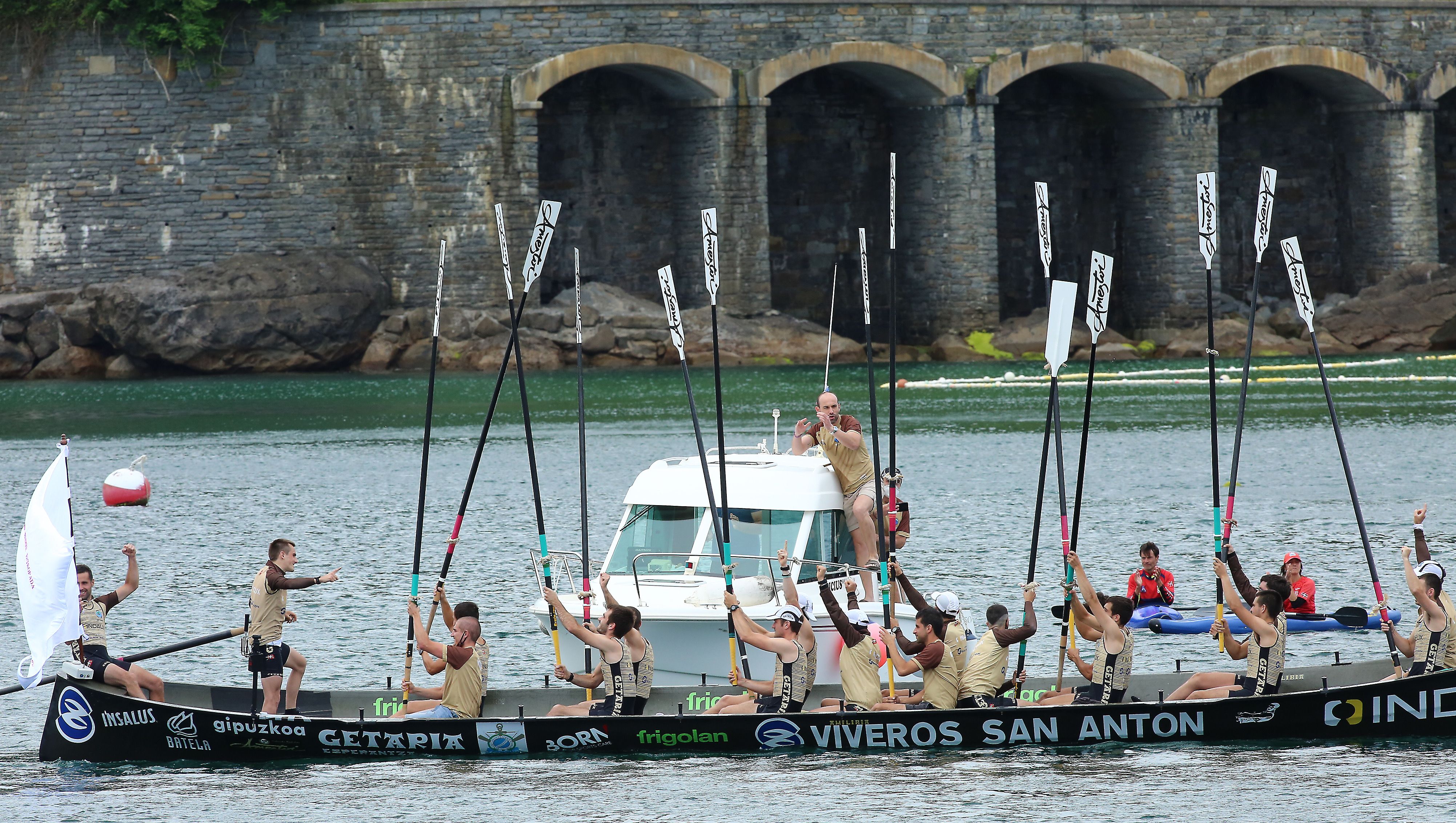 La trainera de Getaria se ha llevado en casa la bandera de la Liga ARC-1