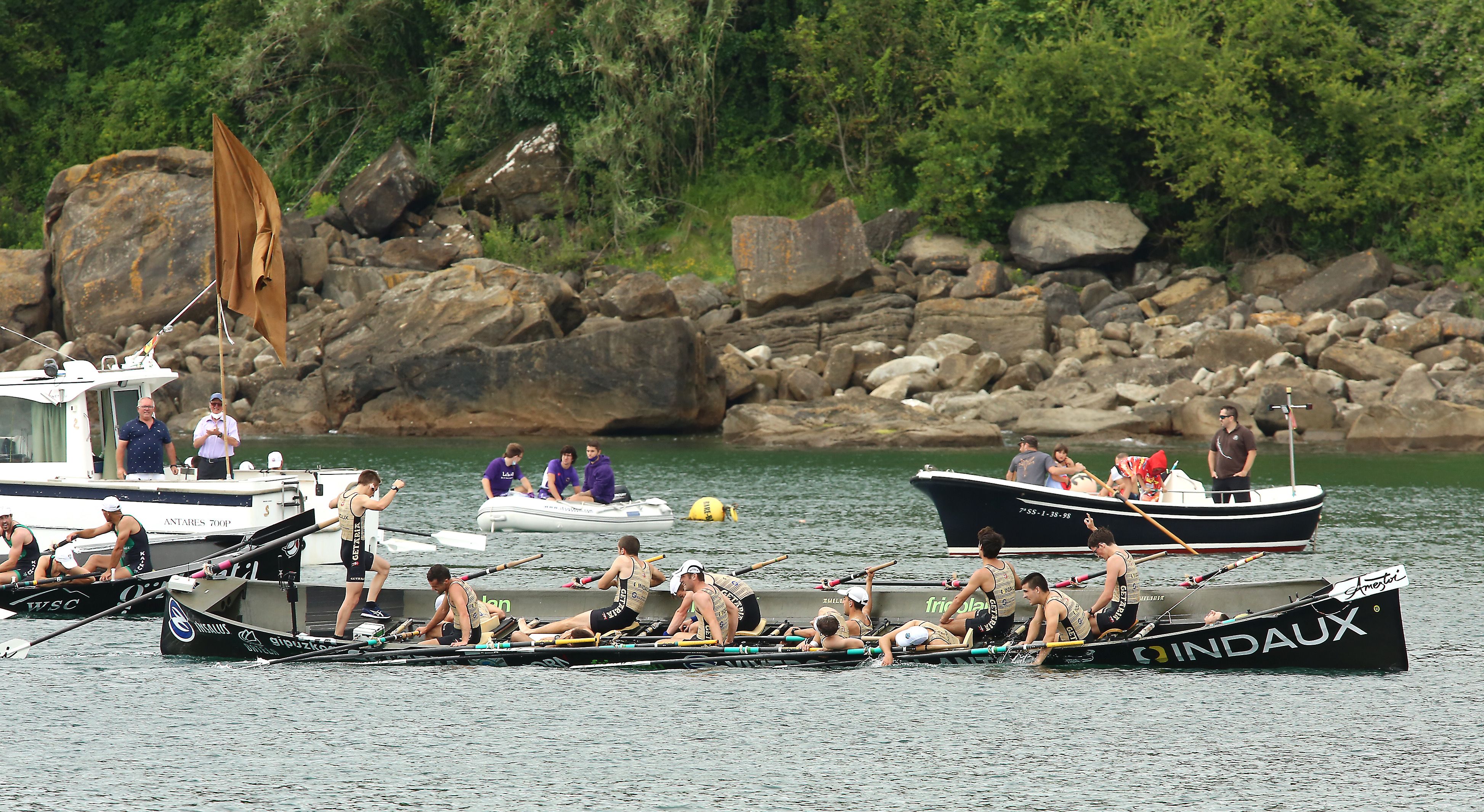 La trainera de Getaria se ha llevado en casa la bandera de la Liga ARC-1
