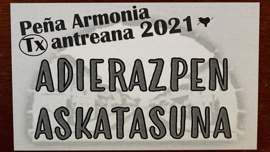 La Federación de Peñas de Pamplona ha presentado este miércoles las pancartas para los segundos 'no Sanfermines'a causa de la pandemia de coronavirus.