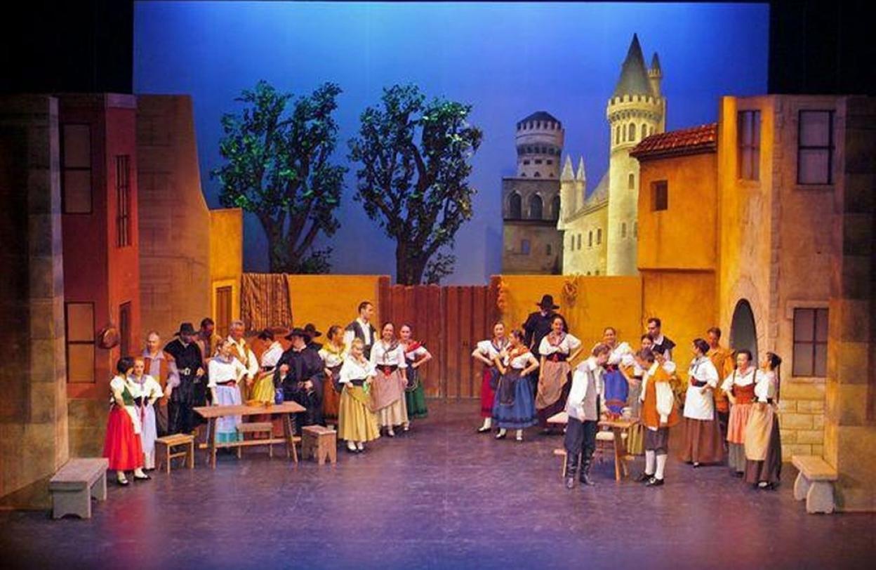 Representación de 'El huésped del Sevillano', a cargo de la compañía Amadeo Vives, en Madrid. 