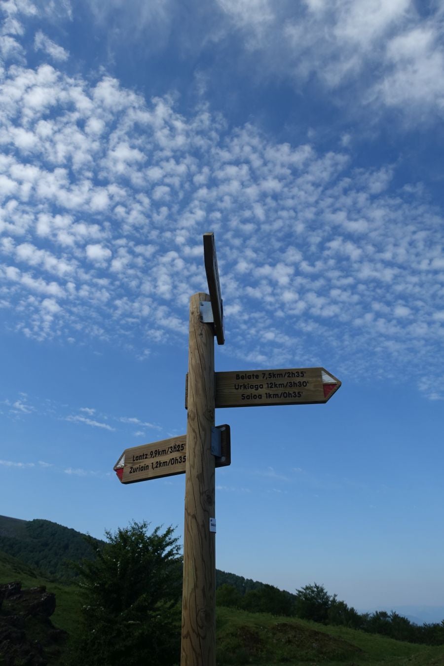 El monte más alto de Baztan, ese magnífico valle navarro con mucha historia, embarga a sus visitantes con su belleza inusitada