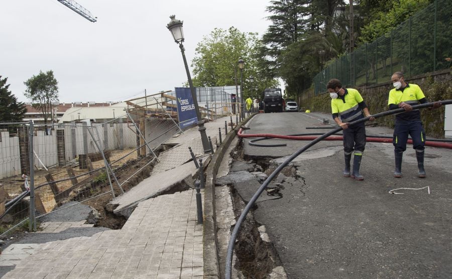 Fotos: Socavón en la calle Artaleku
