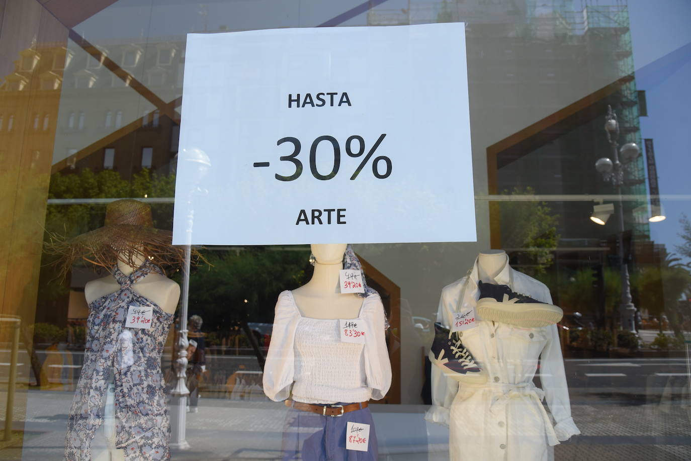 Fotos: Primer día de rebajas en Gipuzkoa