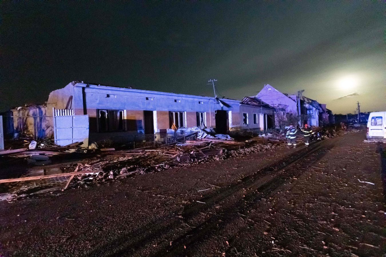 Fotos: Un tornado deja tres muertos y arrasa casas en República Checa