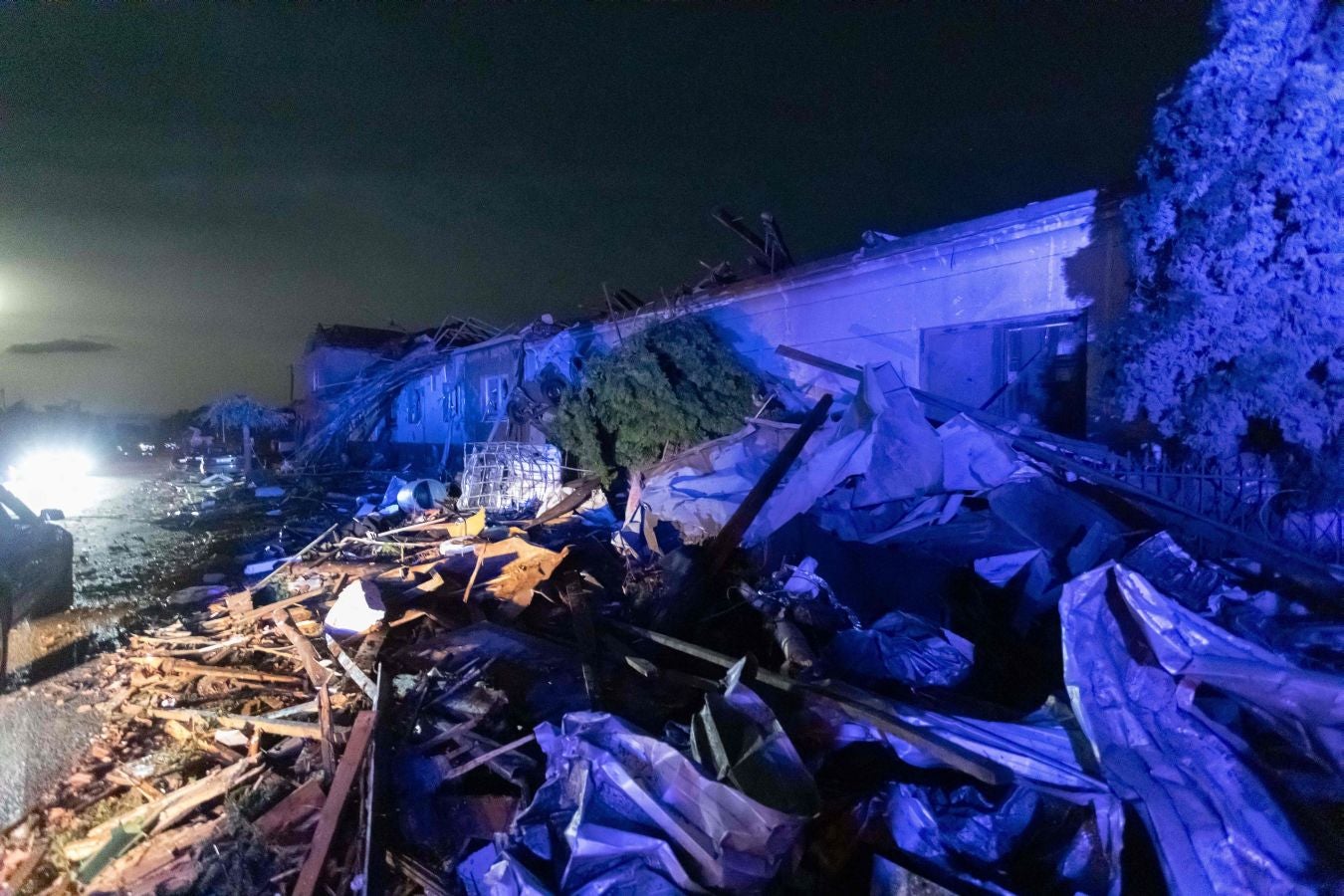 Fotos: Un tornado deja tres muertos y arrasa casas en República Checa