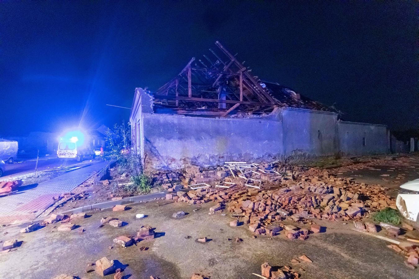 Fotos: Un tornado deja tres muertos y arrasa casas en República Checa