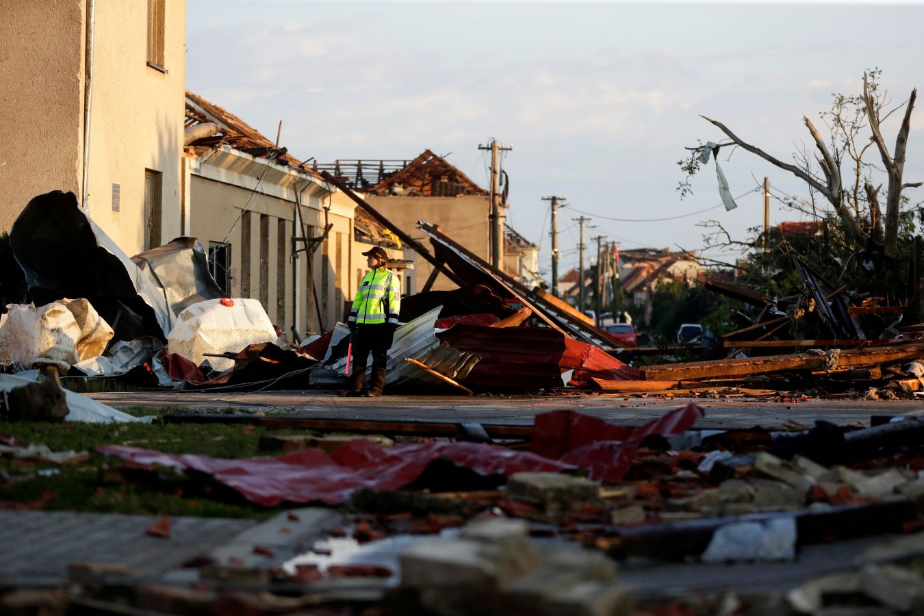 Fotos: Un tornado deja tres muertos y arrasa casas en República Checa