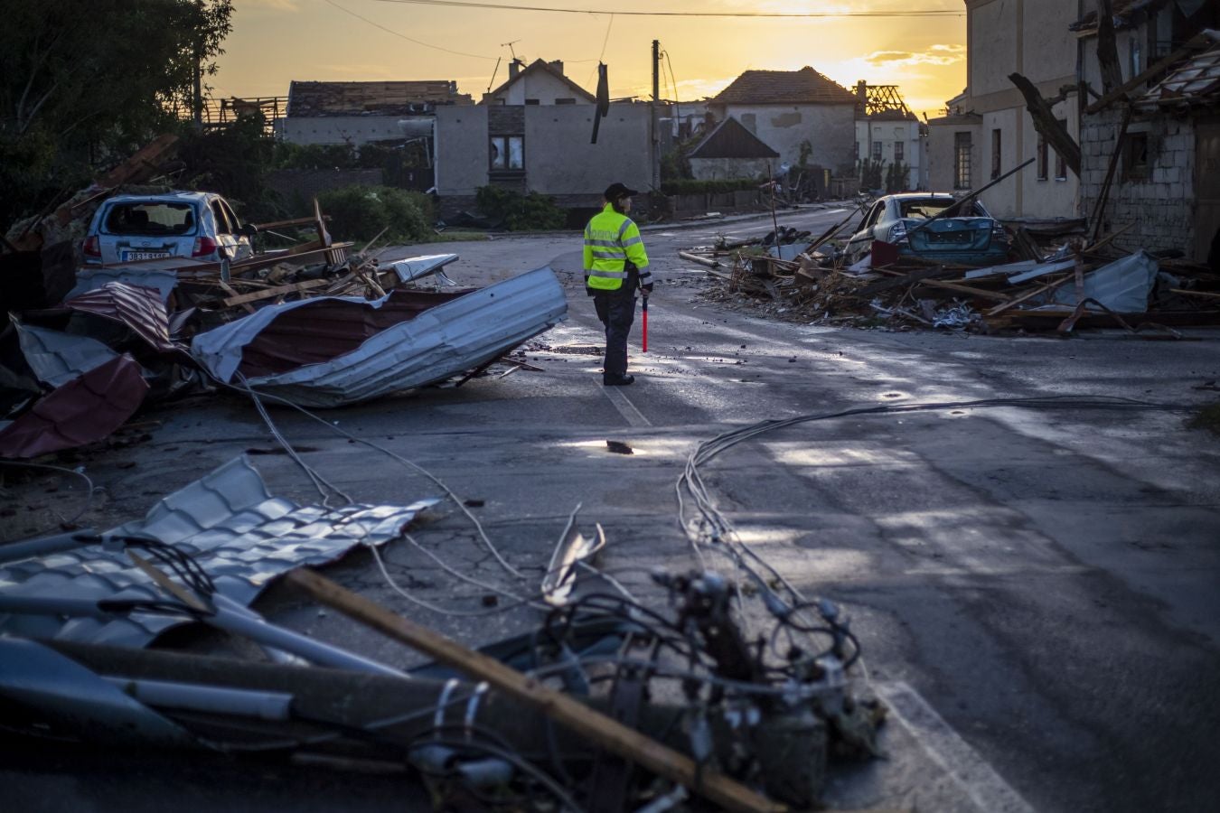 Fotos: Un tornado deja tres muertos y arrasa casas en República Checa