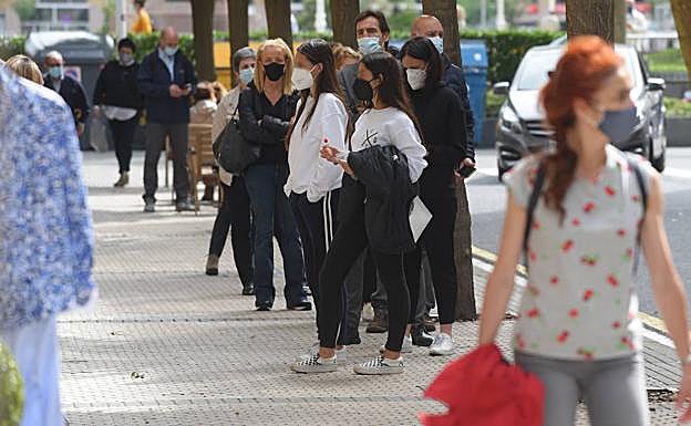 Un concierto de reguetón y fiestas en los hoteles, focos del megabrote de Mallorca