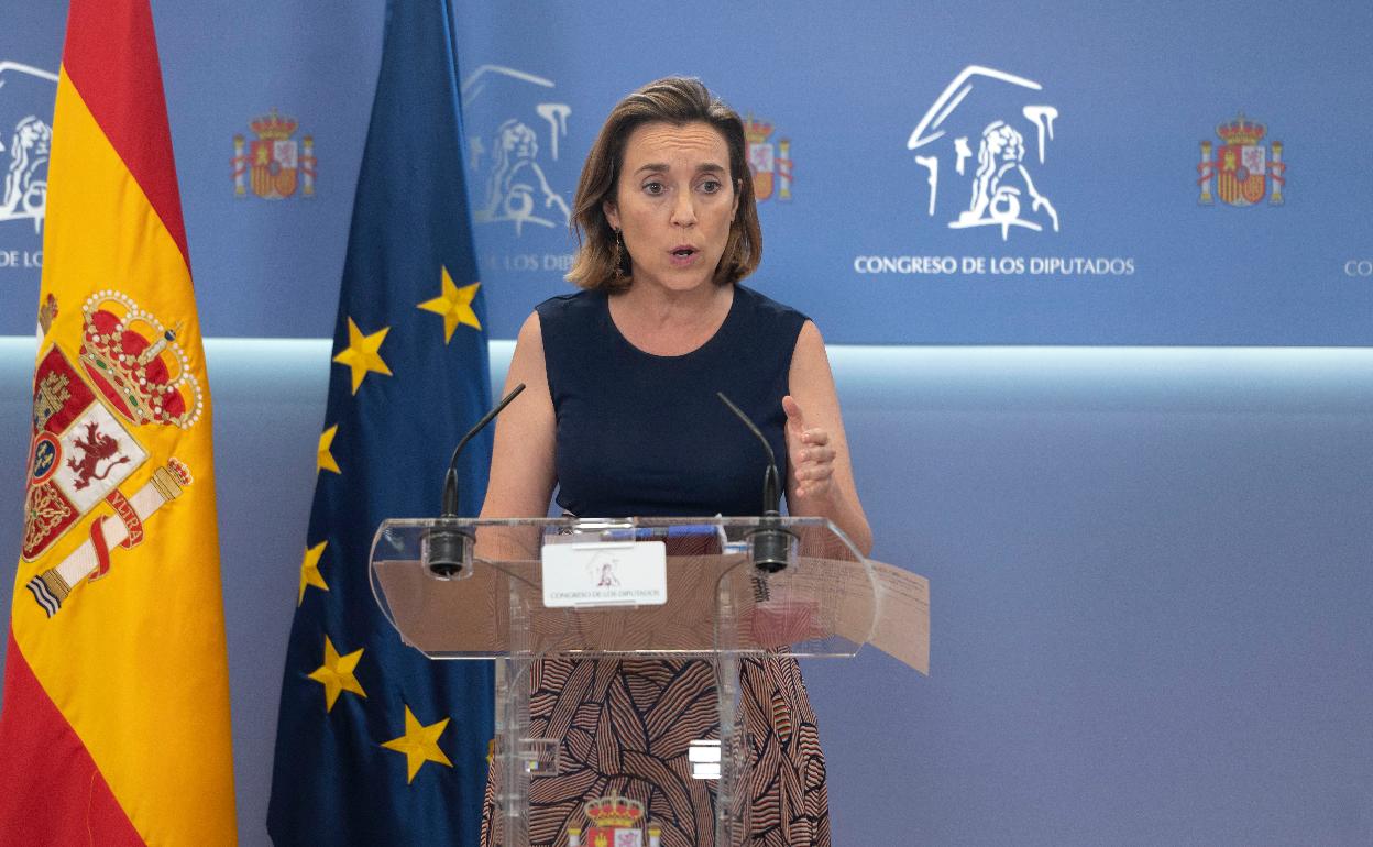 La portavoz del PP en el Congreso, Cuca Gamarra, este martes en una comparecencia en la Cámara baja, 