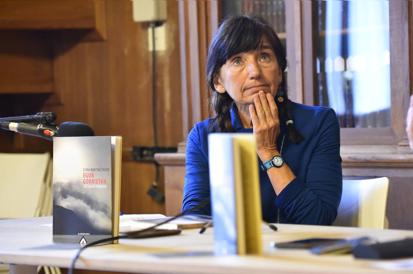 Elena Martinez Rubio idazlea, Donostian egindako aurkezpenean. 