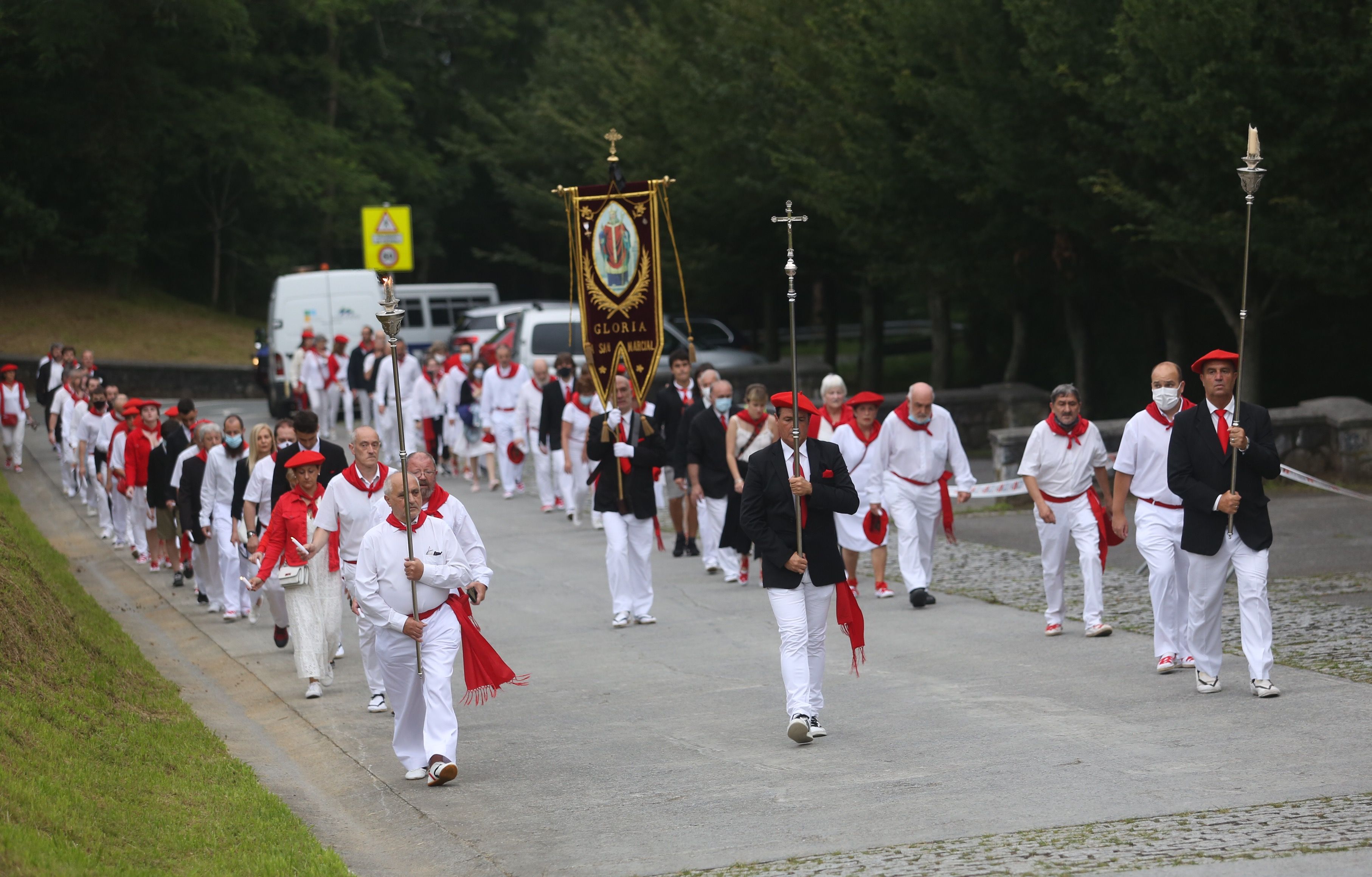 Fotos: La Junta de Mandos del Alarde tradicional renueva el voto en San Marcial