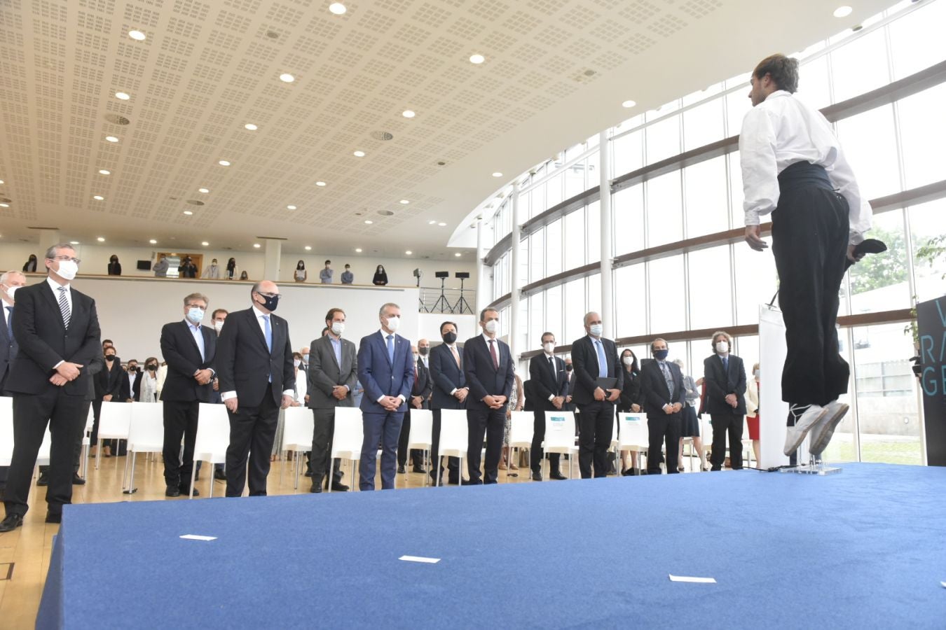 Bayer sella su apuesta por Gipuzkoa con la inauguración de los laboratorios de Miramón. La apertura de la las instalaciones de Viralgen ha estado presidida por el lehendakari y con presencia del ministro Pedro Duque