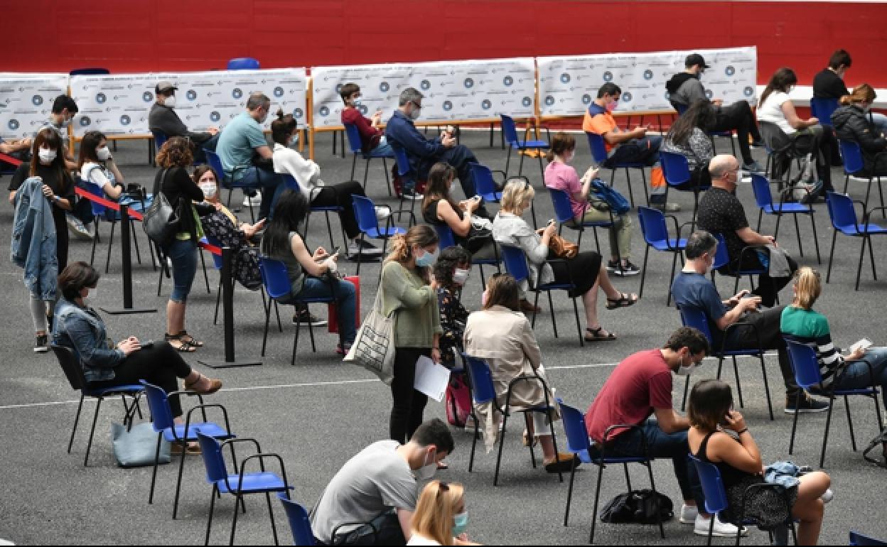 Covid en Euskadi:La variante Delta obliga a la cuarentena a todos los contactos, incluso a los vacunados con pauta completa