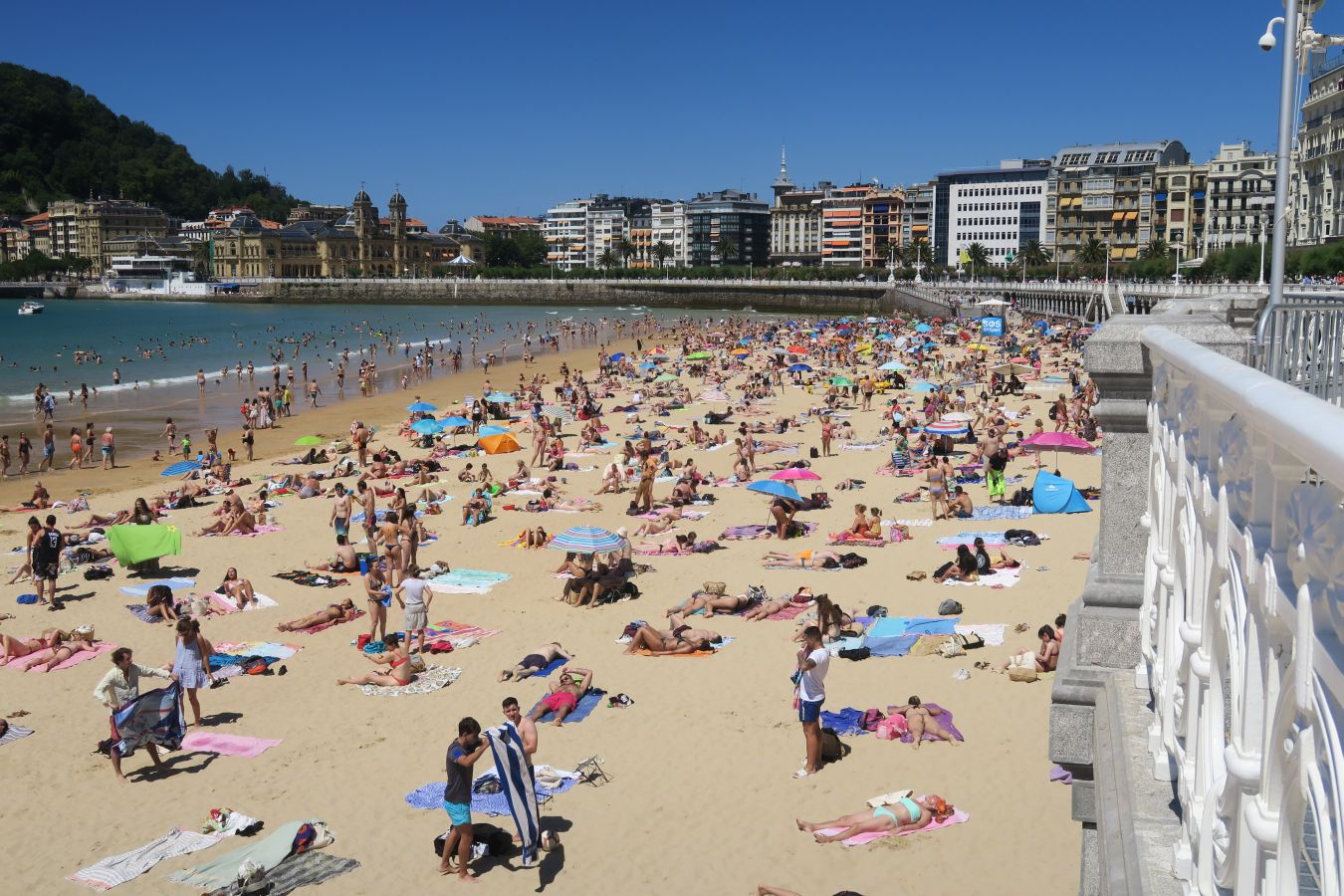Lunes de sol y calor en Gipuzkoa.