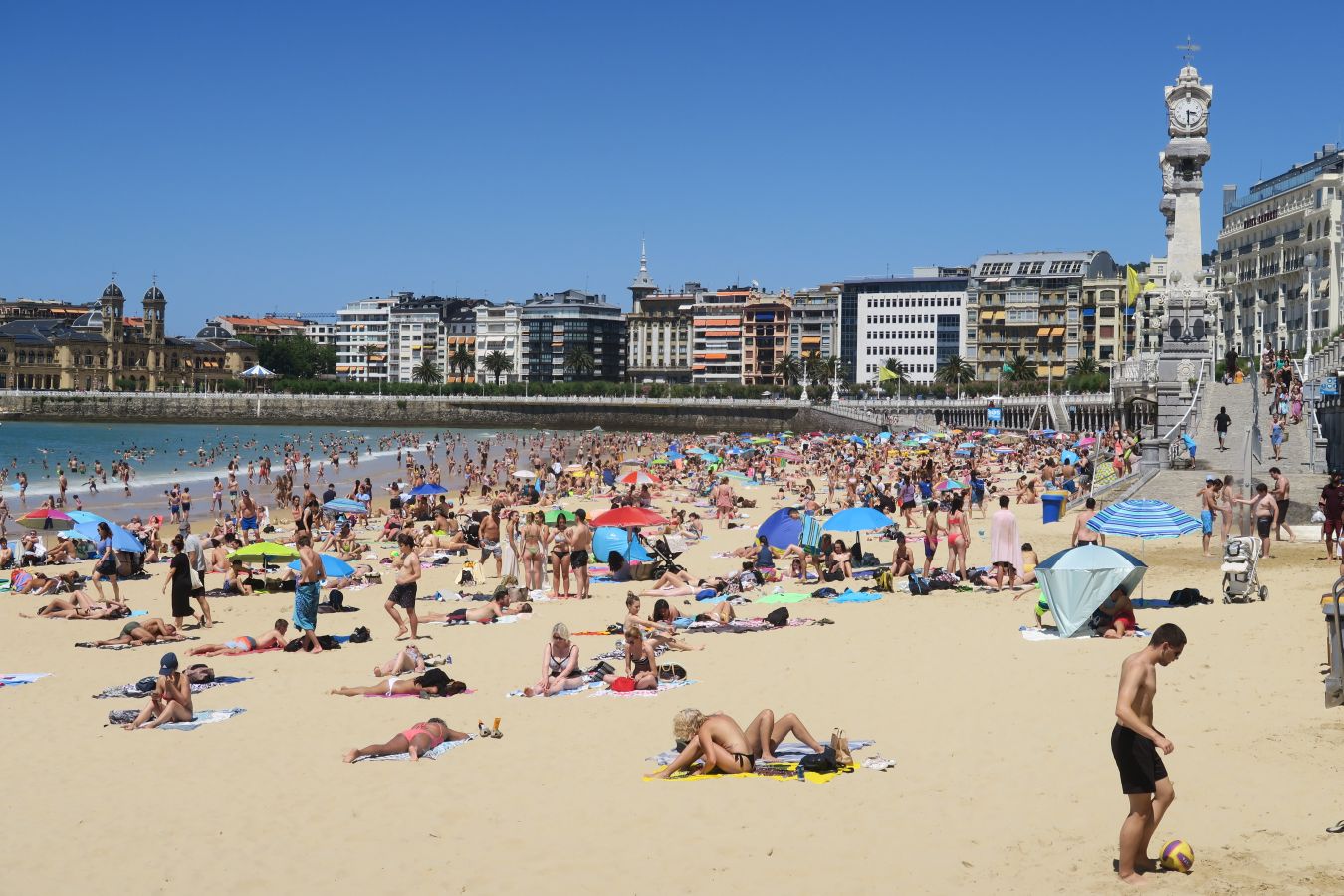 Lunes de sol y calor en Gipuzkoa.