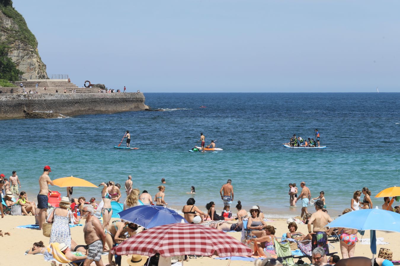 Lunes de sol y calor en Gipuzkoa.