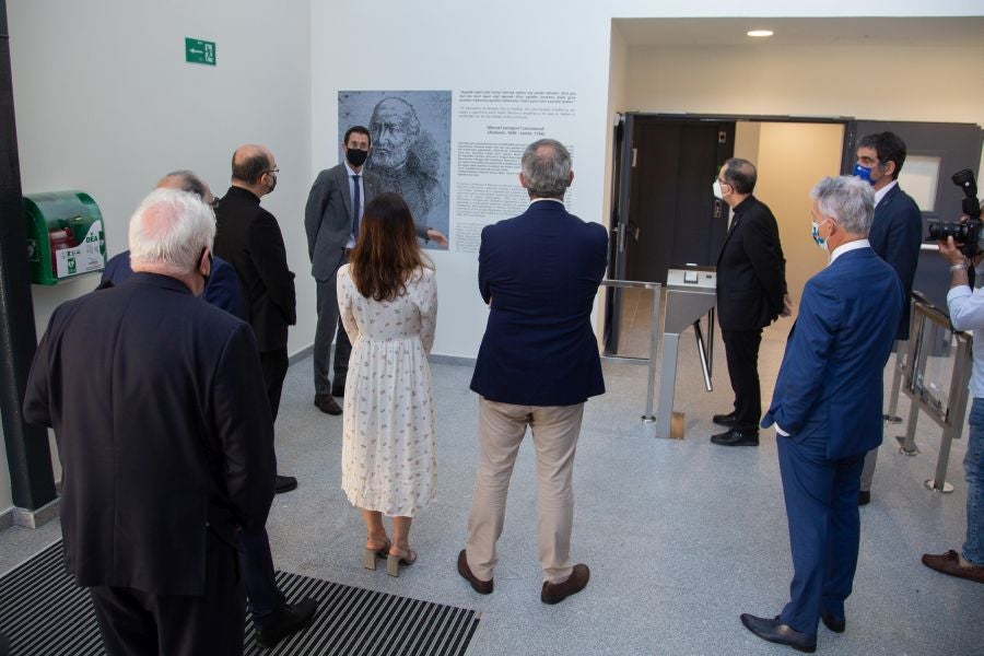 El nuevo edificio lleva el nombre de Manuel Larramendi, jesuita guipuzcoano del siglo XVIII, filólogo e historiador, impulsor de la lengua y la cultura vasca